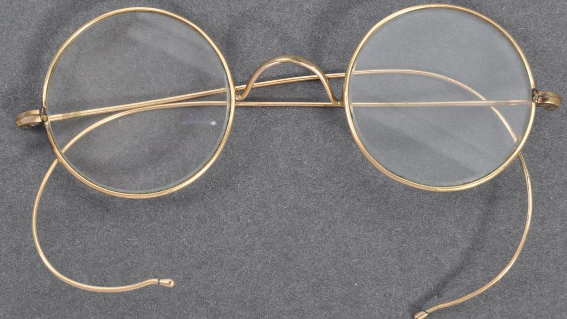Lunettes anciennes sales en or